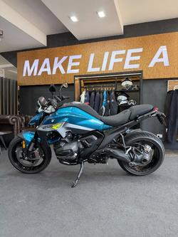 2026 BMW Motorrad R 1300 R (0M51) Snapper Rock Blue