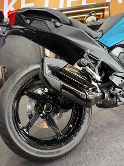 2026 BMW Motorrad R 1300 R (0M51) Snapper Rock Blue