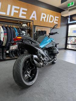 2026 BMW Motorrad R 1300 R (0M51) Snapper Rock Blue