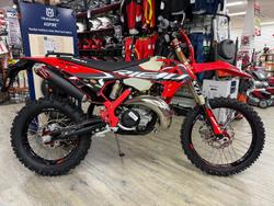 2026 Rieju MR Pro 300i