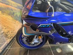 2025 Yamaha YZF-R1 BLUE