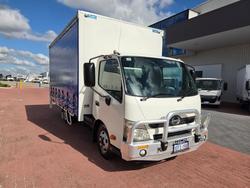 2013 Hino 616 - 300 Series AUTO 6 Pallet Tautliner
