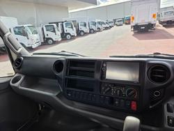 2013 Hino 616 - 300 Series AUTO 6 Pallet Tautliner
