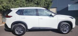 2025 Nissan X-TRAIL ST