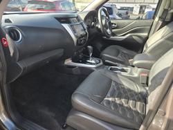 2021 Nissan Navara ST-X