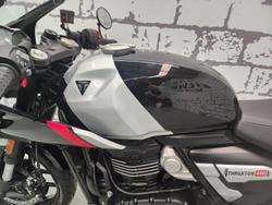 2026 Triumph Thruxton 400 Thruxton Black