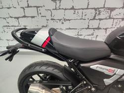 2026 Triumph Thruxton 400 Thruxton Black
