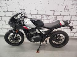 2026 Triumph Thruxton 400 Thruxton Black