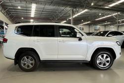2026 Toyota Landcruiser VX