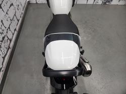 2026 Triumph Thruxton 400 Thruxton White