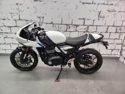 2026 Triumph Thruxton 400 Thruxton White