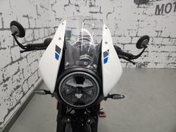 2026 Triumph Thruxton 400 Thruxton White