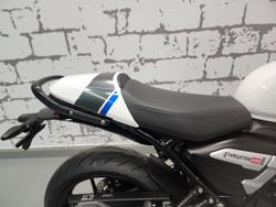 2026 Triumph Thruxton 400 Thruxton White