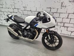 2026 Triumph Thruxton 400 Thruxton White
