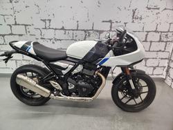 Triumph Thruxton 400