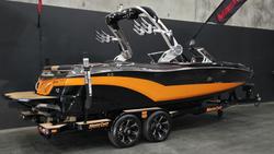 2019 MasterCraft XT22