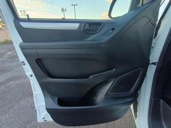 2022 LDV G10 +