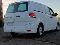 2022 LDV G10 +