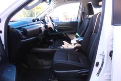 2024 Toyota Hilux SR