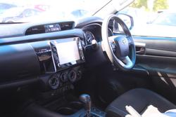 2024 Toyota Hilux SR