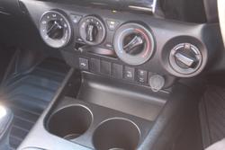 2024 Toyota Hilux SR
