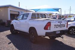 2024 Toyota Hilux SR