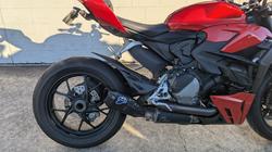2023 DUCATI STREETFIGHTER V2 Red