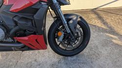2023 DUCATI STREETFIGHTER V2 Red