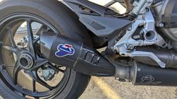 2023 DUCATI STREETFIGHTER V2 Red