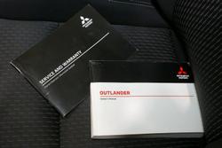 2022 Mitsubishi Outlander LS