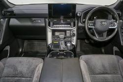 2025 Toyota Landcruiser GXL