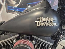 2015 Harley-Davidson Dyna Street Bob 103 (FXDB 103) Dyna Black