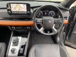 2023 Mitsubishi Outlander Exceed Tourer