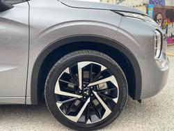 2023 Mitsubishi Outlander Exceed Tourer