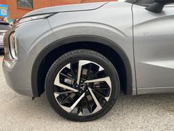 2023 Mitsubishi Outlander Exceed Tourer