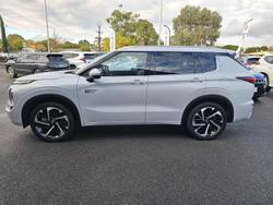 2024 Mitsubishi Outlander PHEV Exceed