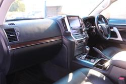 2020 Toyota Landcruiser VX