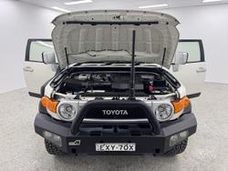 2016 Toyota FJ Cruiser GSJ15R MY14 4X4 Dual Range French Vanilla