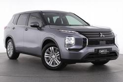 2022 Mitsubishi Outlander ES