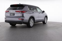 2022 Mitsubishi Outlander ES