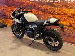2026 Triumph Thruxton 400 Thruxton White