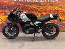 2026 Triumph Thruxton 400 Thruxton Black