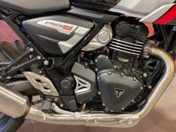 2026 Triumph Thruxton 400 Thruxton Black