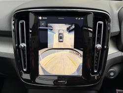 2025 Volvo XC40 Ultra B4 Dark