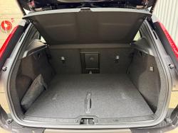 2025 Volvo XC40 Ultra B4 Dark