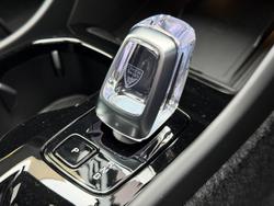 2025 Volvo XC40 Ultra B4 Dark