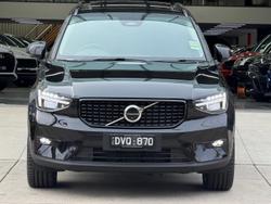 2025 Volvo XC40 Ultra B4 Dark