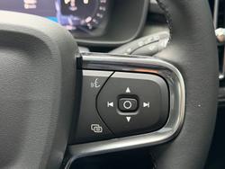 2025 Volvo XC40 Ultra B4 Dark