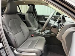 2025 Volvo XC40 Ultra B4 Dark