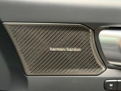2025 Volvo XC40 Ultra B4 Dark